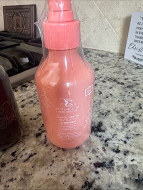 Royalé Hair Rescue Perfect Rescue Revitalizing Shampoo - Pink